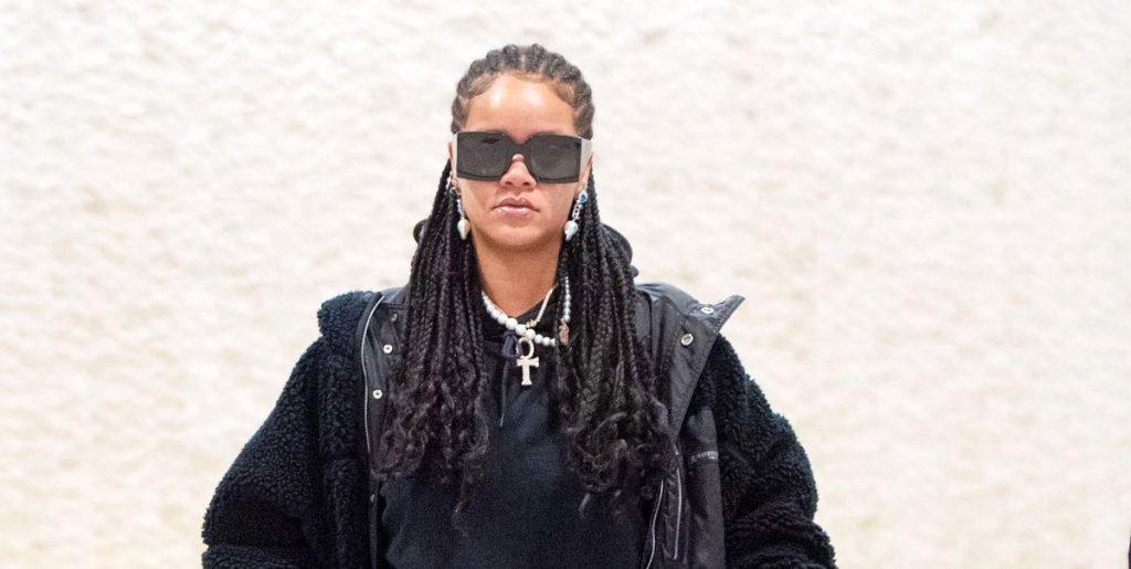 Rihanna Wears Sparkly $1,600 Heels to the Airport Because She’s Rihanna