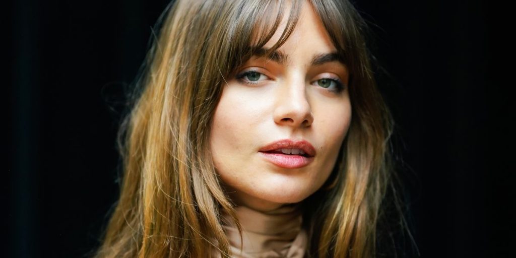 Everything You Need to Know About Curtain Bangs