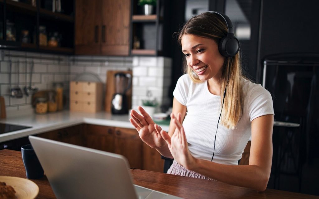 Earn $26/Hour Online As An English Teacher
