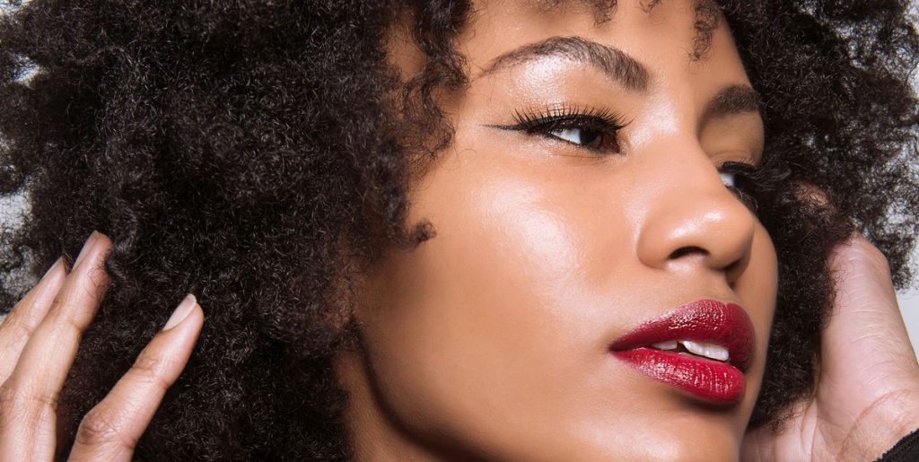 The Benefits and Uses of Castor Oil for Hair Growth